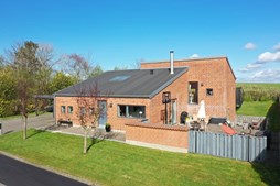 Arkitekttegnet kvalitetsvilla i Resen Vest fra EDC Skive I/S