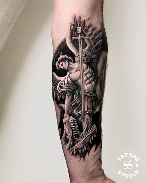 Tattoo Studio 96 præsenterer dramatisk black & grey realisme af Kola