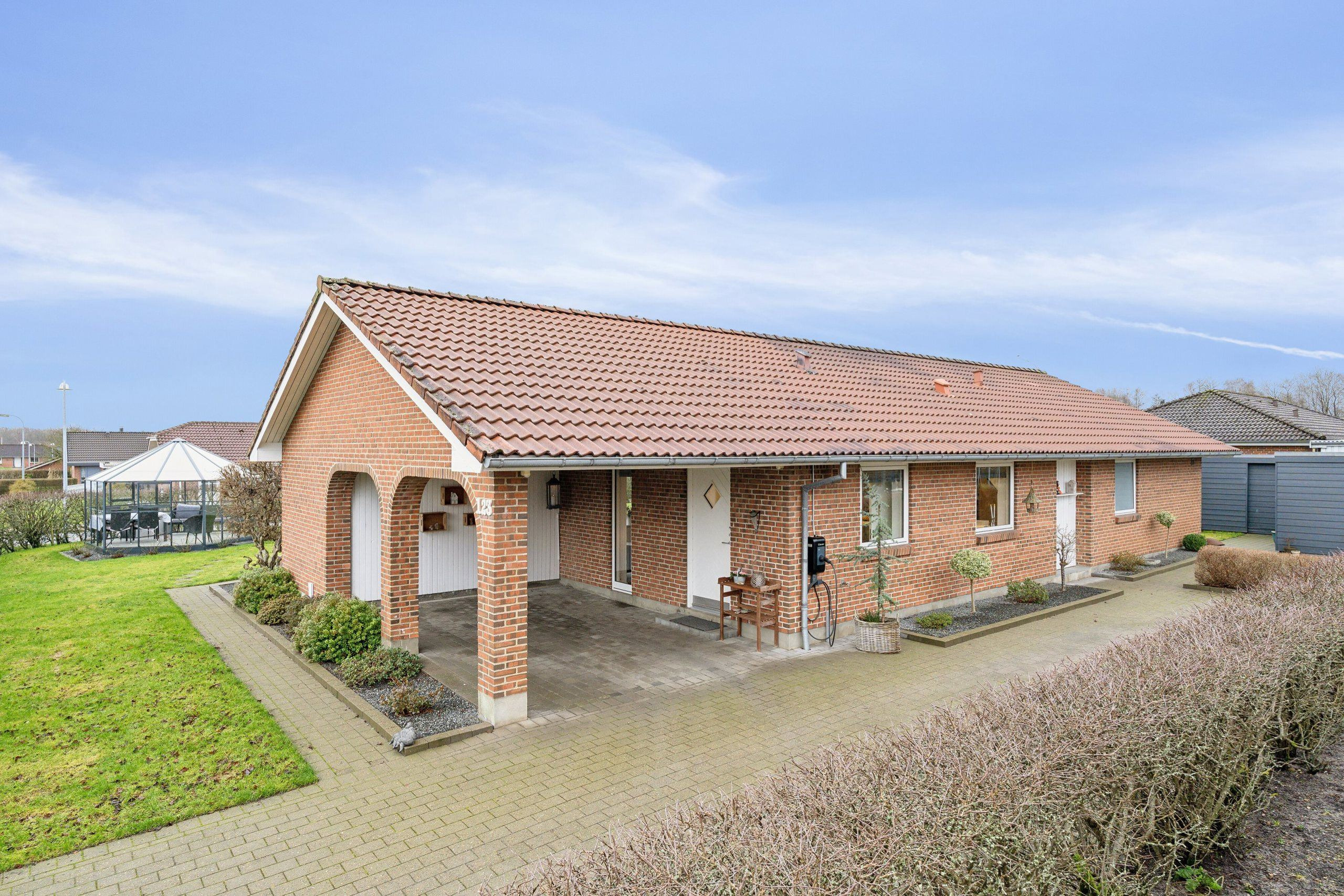 Luksusbolig netop kommet til salg i Sønder Felding: Se hvad du skal smide for Sønder Feldings dyreste adresser her