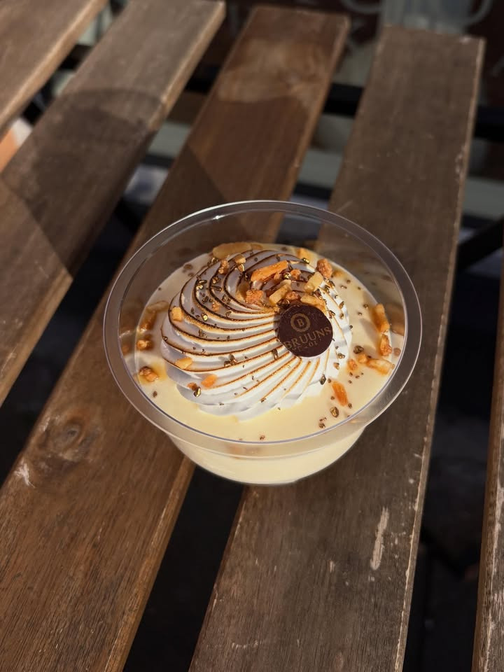 Bruuns Chokolade præsenterer ugens kage: Dessertglas med lemon curd og brændt marengs