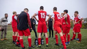 Måløv BK triumferer hjemme med stærkt pres og forsvar mod Farum BK