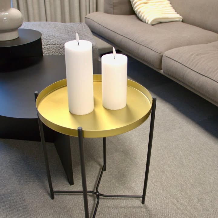 Min Købmand Øster Bjerregrav tilbyder elegant bakkebord i guld til specialpris