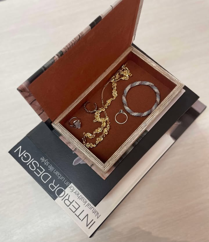 Dekorationsbøger med låg fra Fjerrenseriet – praktisk opbevaring og gaveidéer på tilbud