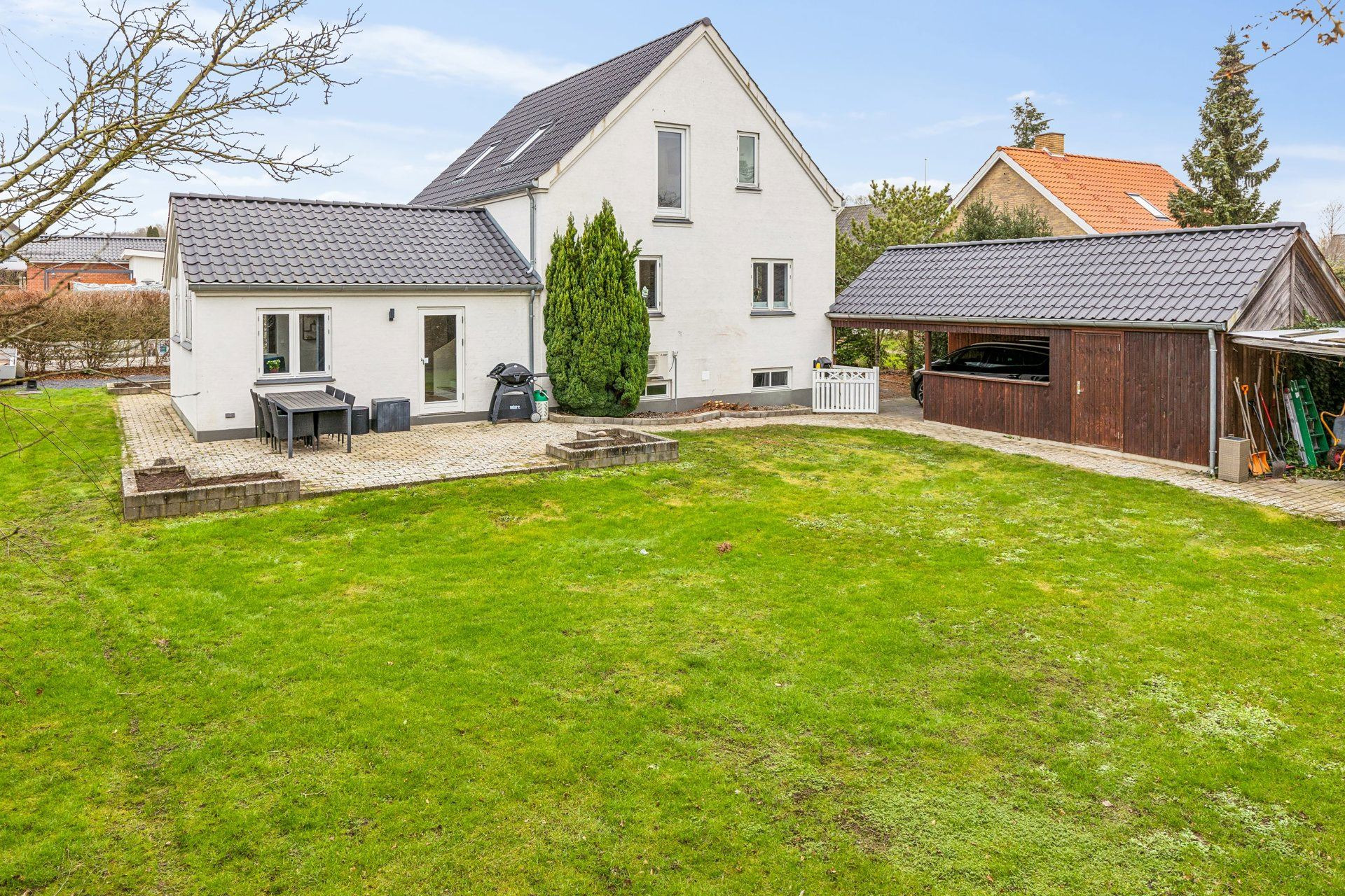 Drømmer du om luksus? For 2,695 mio. kroner er Emmabodavej 12 kommet til salg - Se den og de dyreste boliger til salg her