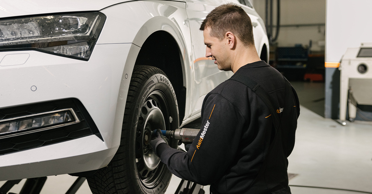 GUMMI-OLE forklarer vigtigheden af sommerdæk: Bedre vejgreb, kortere bremselængde og brændstofbesparelser