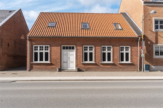 Storegade 7 og 3 andre boliger er kommet til salg denne uge i Varde - se boligerne her.