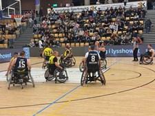 Basketfest og en håndsrækning til Parasport Randers