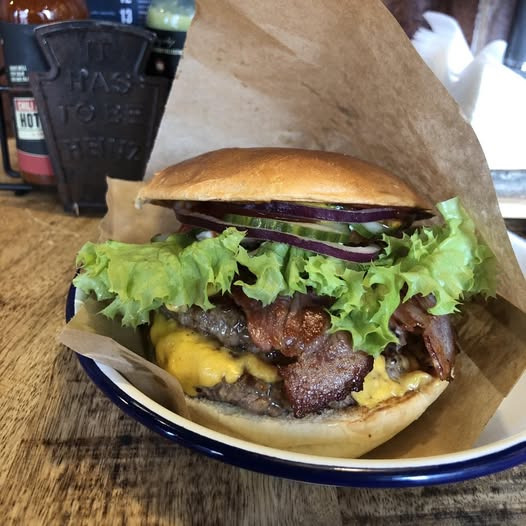 BackyardBurger fremhæver Smokehouse som bestseller på menuen