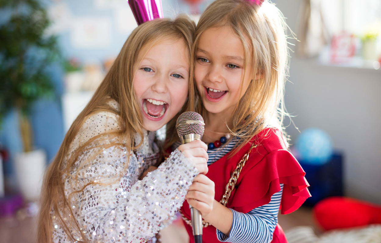 Fællessang for børn og voksne på Hammel Bibliotek