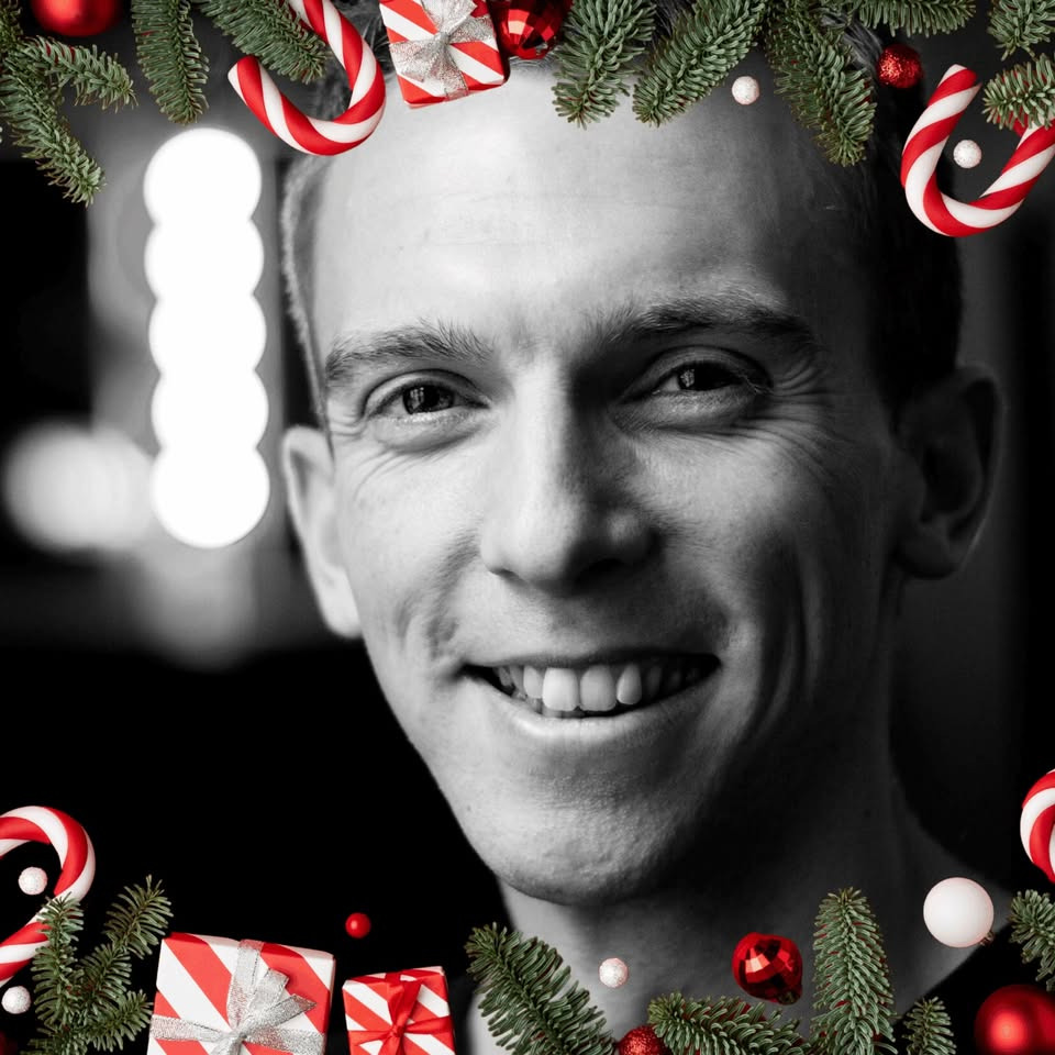 Købmandsgaarden Kerteminde ApS inviterer til julekoncert med Søren Okholm den 21. december