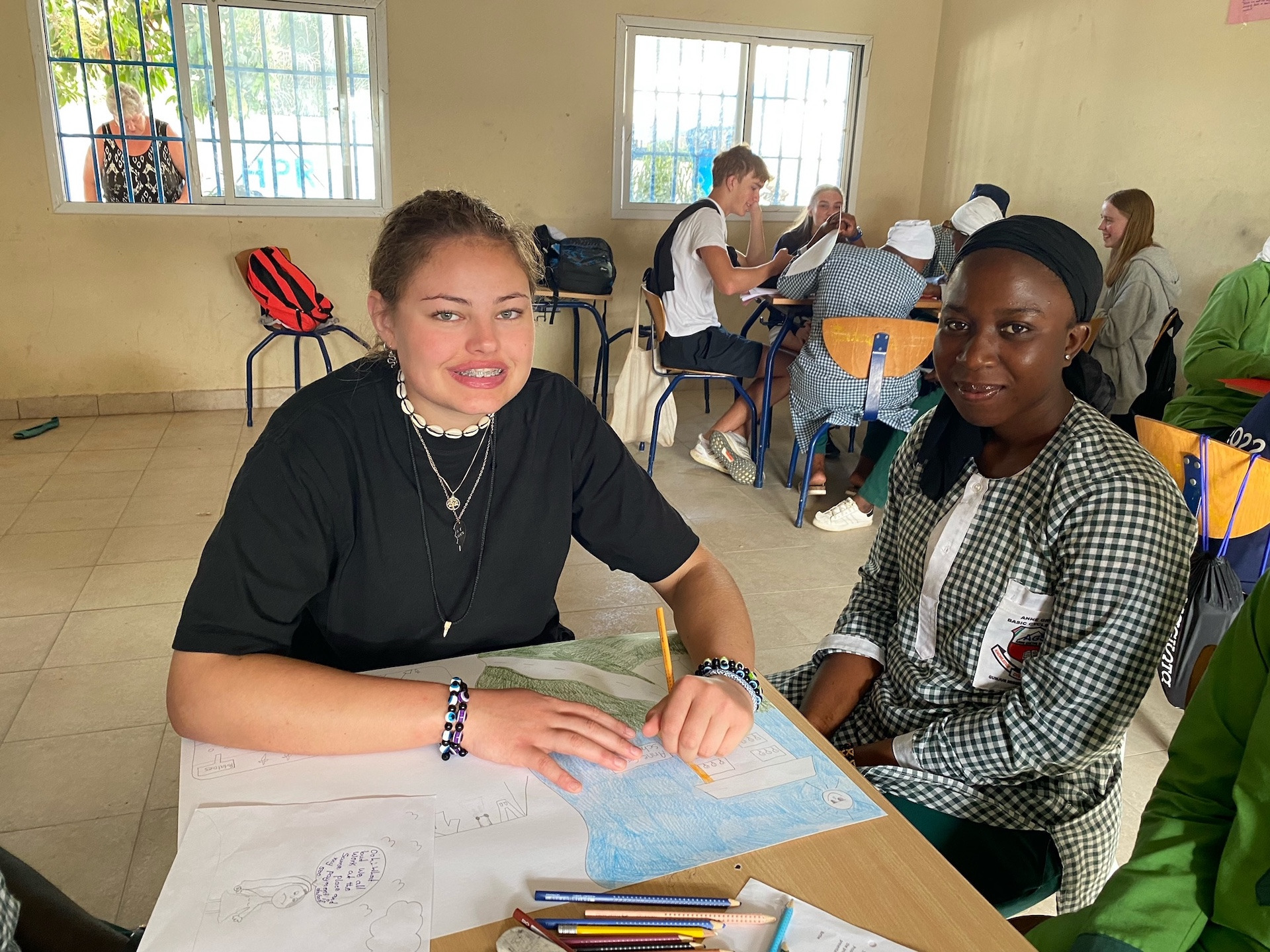 10. klasser fra Hjørring Private Realskole arbejder med verdensmålene i Gambia