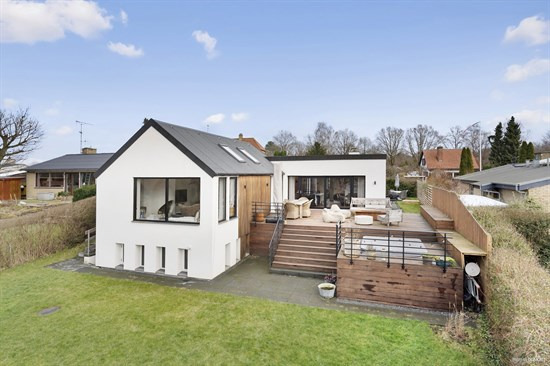 Prebens Vænge 5 til salg for 9,0  mio. kroner - Se 5 andre boliger til salg i Lyngby-Taarbæk Kommune