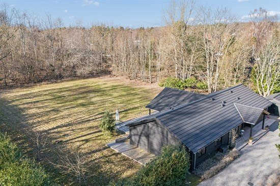 Rørkæret 4 og 2 andre boliger er kommet til salg denne uge i Vejby - se boligerne her.