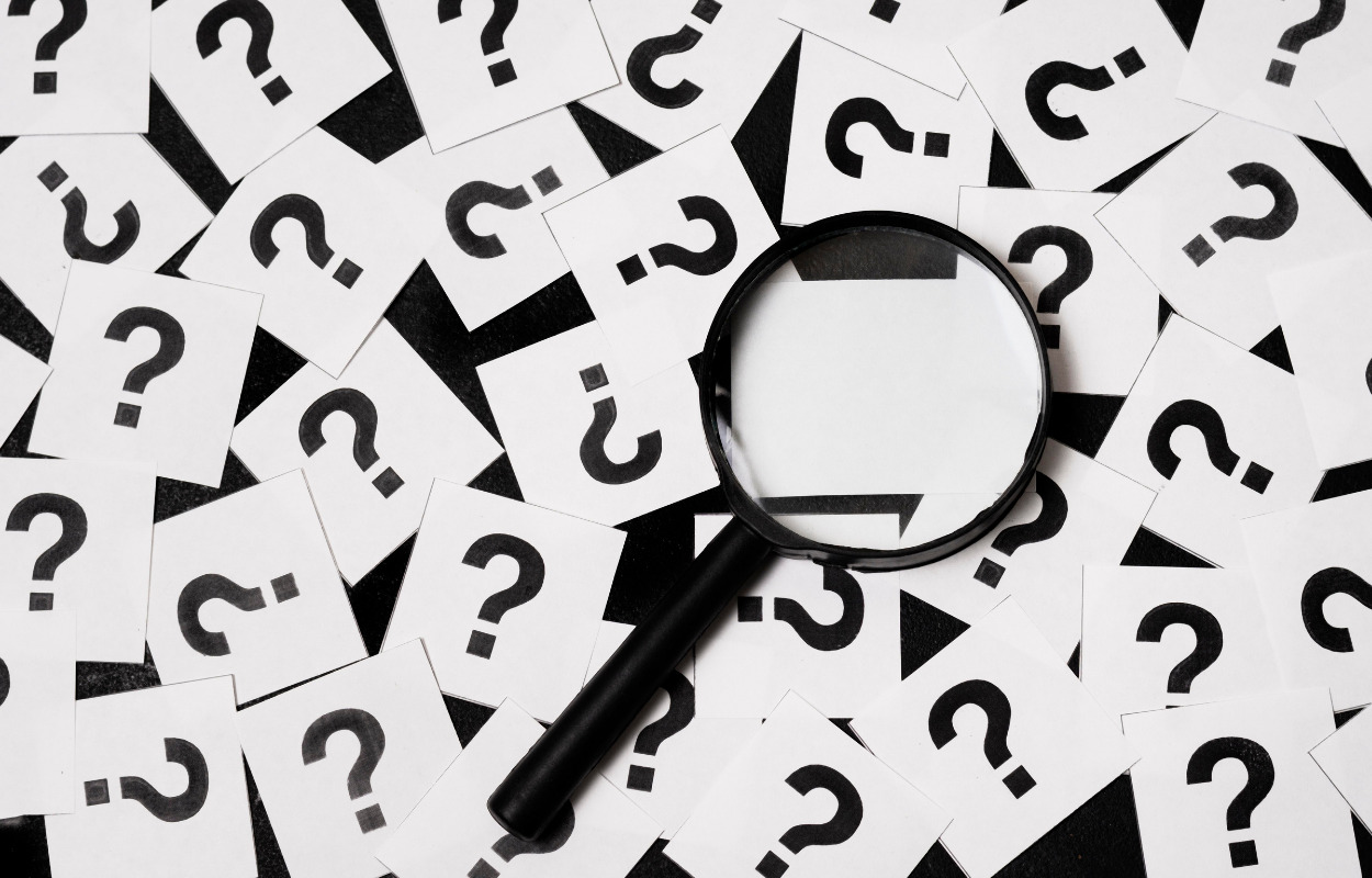 Mordmysterium i forestillingen “Mordskab”