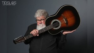 Live musik på Café Tidslös – en aften med stemning, mad og musik