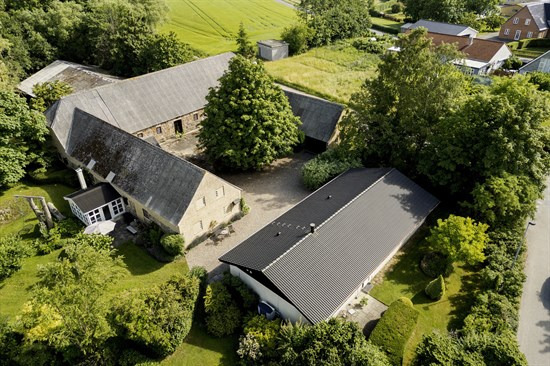 Top 6 over dyreste boliger til salg i Hovedgård. Priser op til 5.495.000 kr