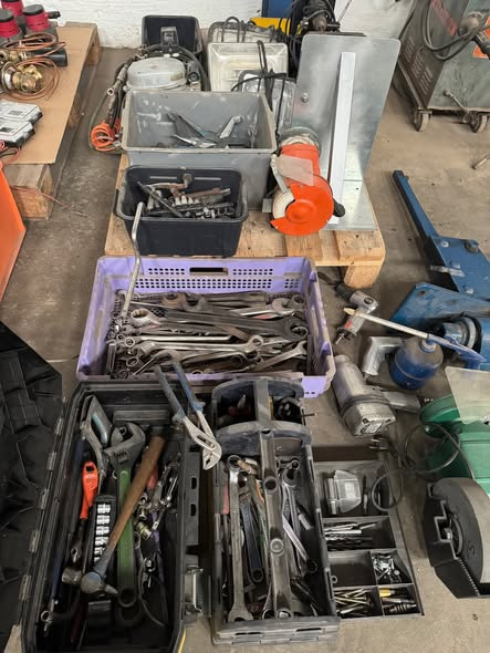 Campen Auktioner præsenterer oprydningsauktion med værktøj og udstyr til lager og værksted