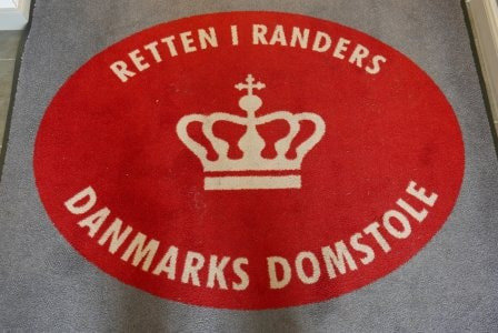 Naboer lagde mærke til sort bil: Indbrudstyve fældet