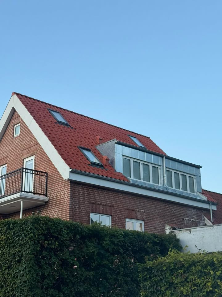 Tømrerfirmaet Brdr. Sand renoverer ejendom i Højbjerg med nyt tag og kvist