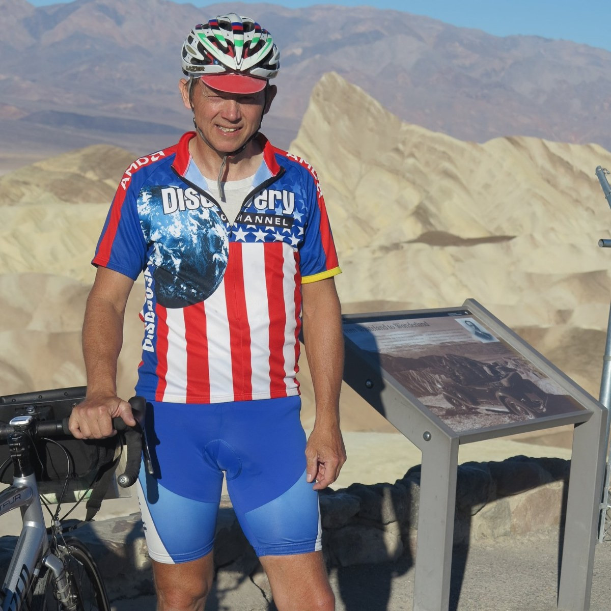 Lars Nielsen er cyklegal og nyder naturen ved Mariager Fjord