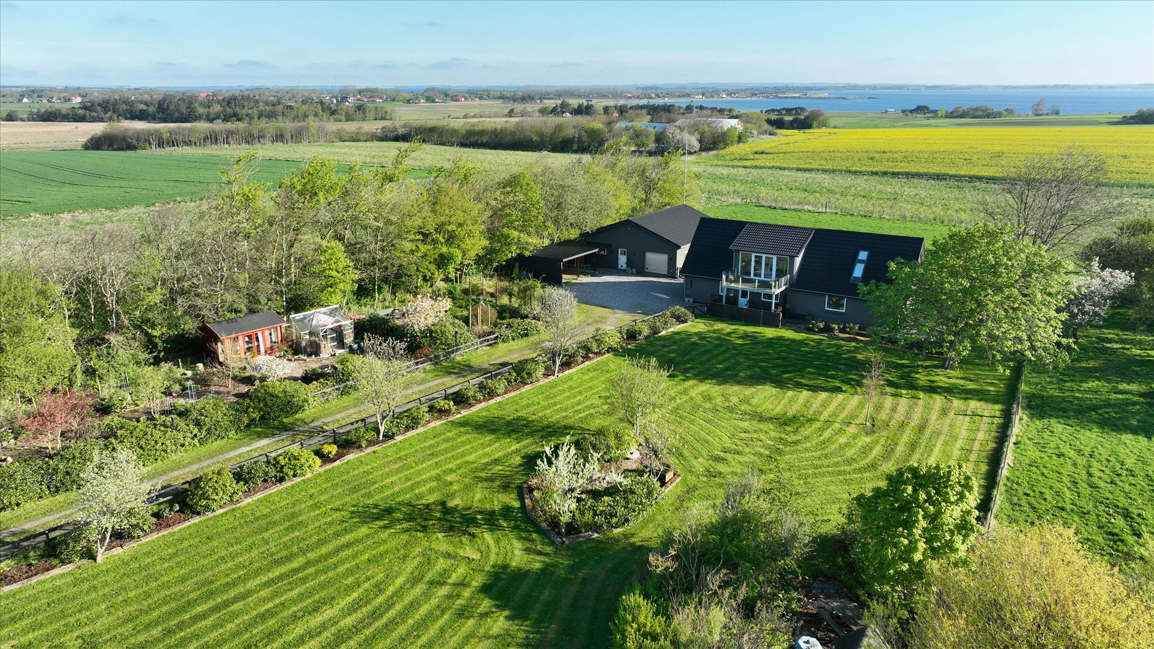 Top 6 over dyreste boliger til salg i Thyholm. Priser op til 5.950.000 kr