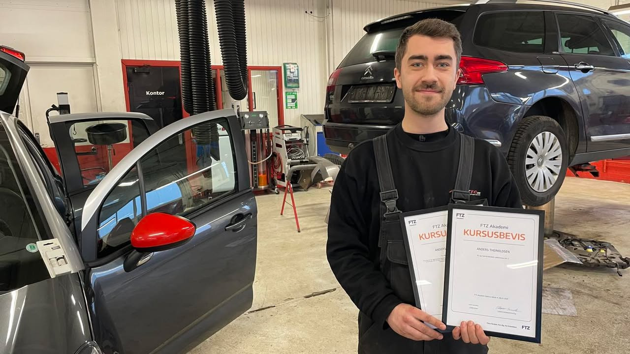 AUNETTO A/S styrker kompetencerne inden for elbilsservice