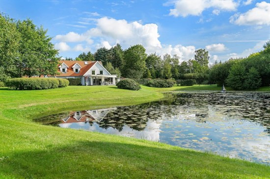 Top 6 over dyreste boliger til salg i Farum. Priser op til 15.200.000 kr