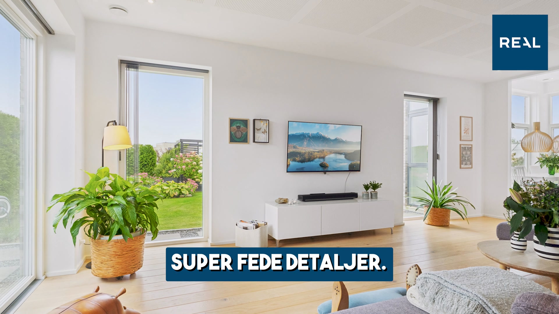 Fantastisk arkitektonisk villa med smuk have hos Realmæglerne Silkeborg v/Connie Halberg