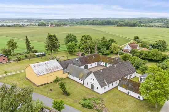 Top 6 over dyreste boliger til salg i Kirke Såby. Priser op til 3.495.000 kr