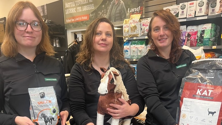 Mød Karina Christensen: Butikschefen der skaber fællesskab i Land & Fritid Hedensted