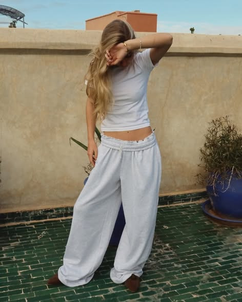 Børneshoppen Brønderslev præsenterer nye MEGA cool sweatpants til piger