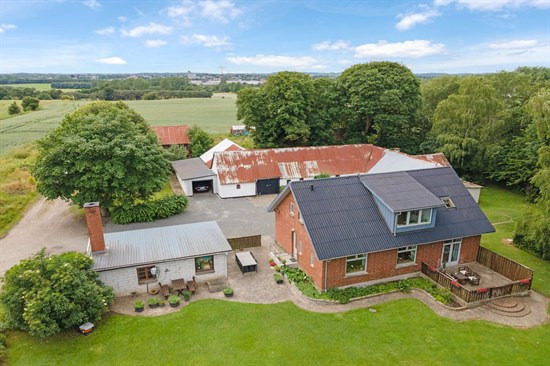 Pris sat ned med 480.000 kr. på Hovvejen 55