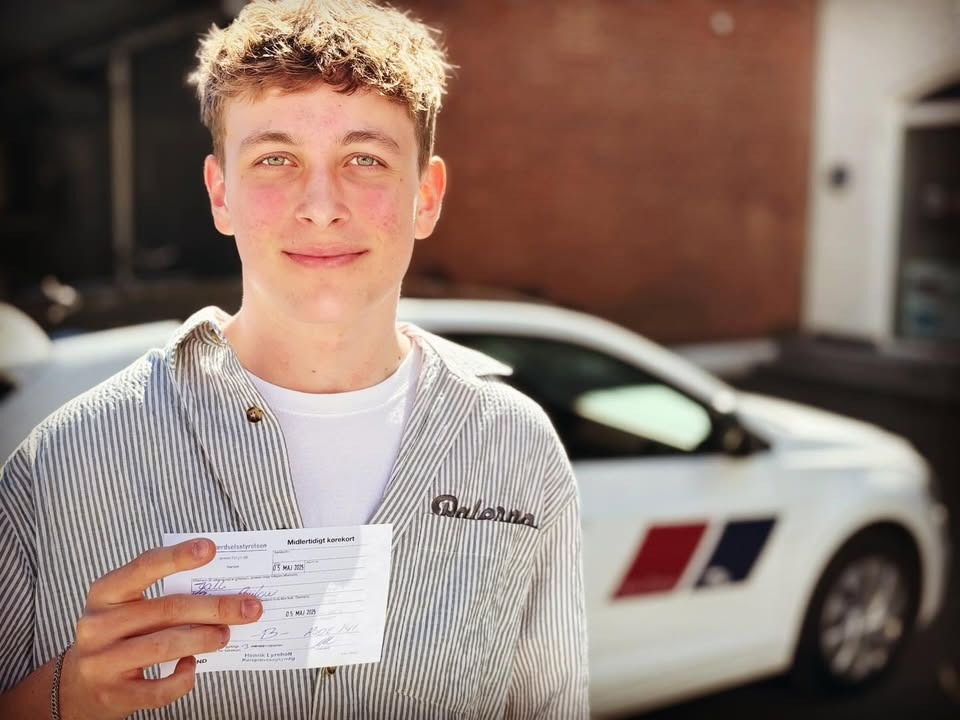 Lets Drive fejrer Sørens succes med kørekortet