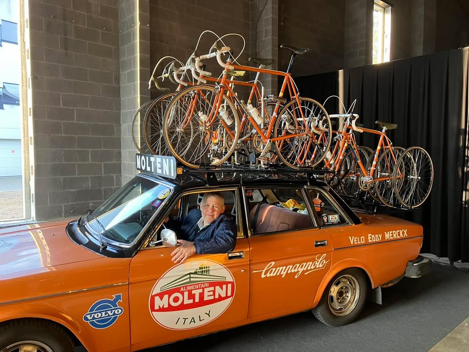 Sæby Cykler inviterer til kage og hygge for at fejre Lars' 60-års fødselsdag