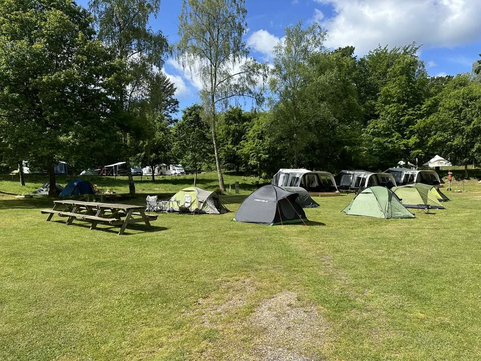 Skyttehusets Outdoor Camp ser tilbage på succesfulde helligdagsweekender med fuldt bookede enheder og livlig aktivitet