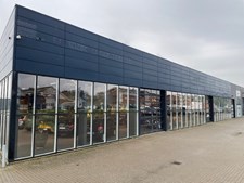 Henrik Christensen A/S fornyer facaderne: Arbejdet i fuld gang i Vejle og Fredericia