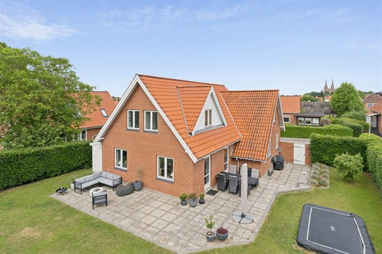 Bøgevej 25 og 9 andre boliger er kommet til salg denne uge i Roskilde - se boligerne her.
