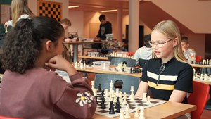 Byskole-elever møder statsministeren til Landsfinalen i Skolernes Skakdag