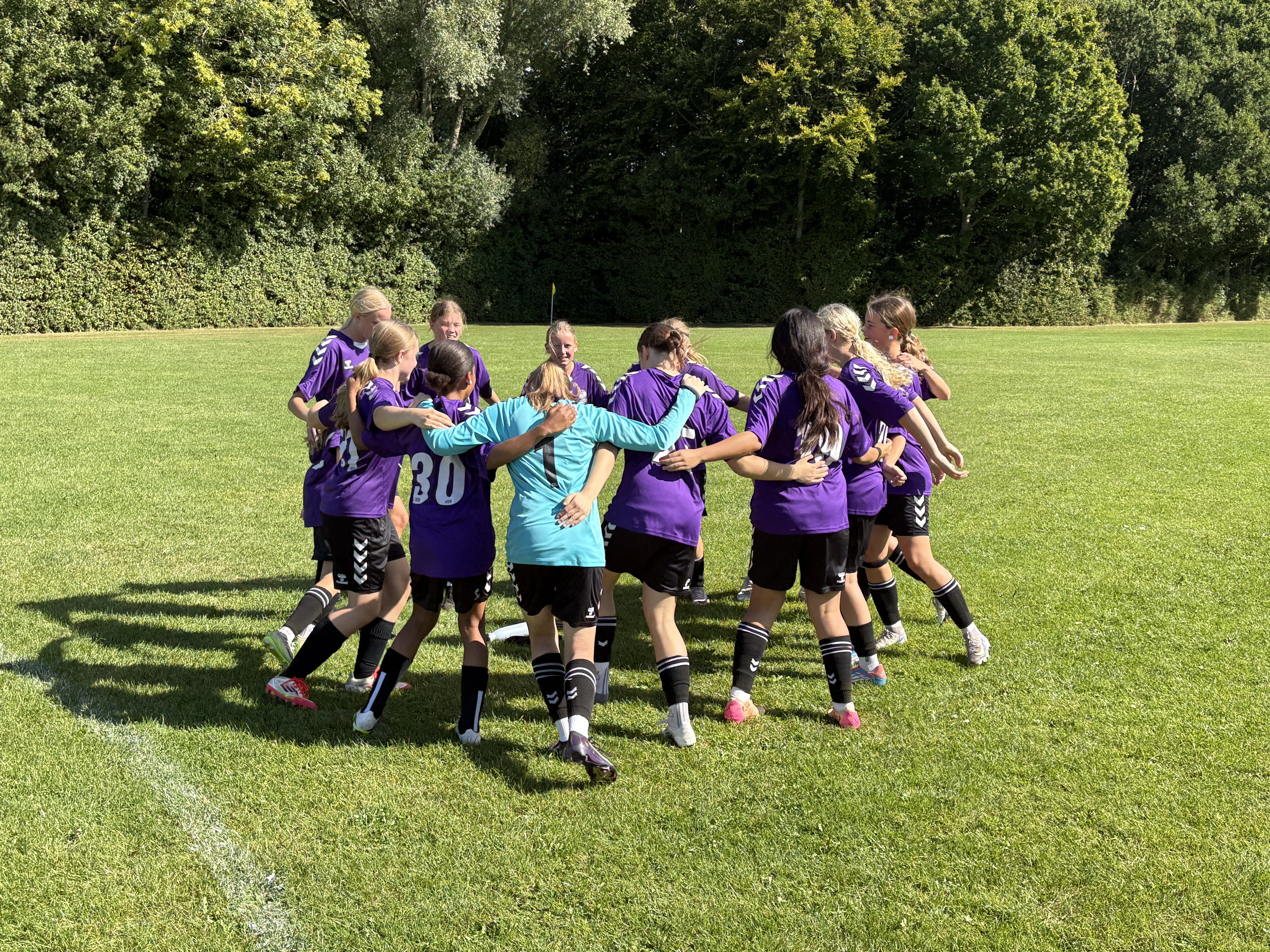 Lunderskov B U17 Piger spiller sig til sejr over Hørup UI med imponerende holdindsats