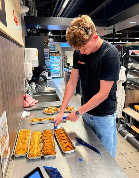 Spar Suldrup fylder friske varer på hylderne