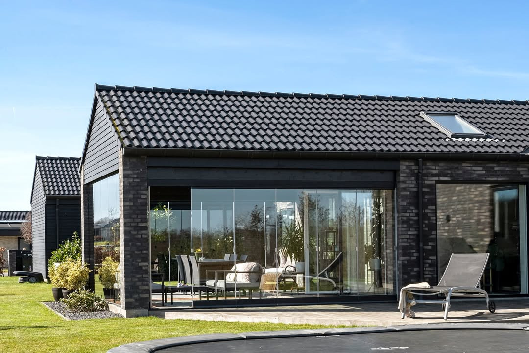 EDC Hedensted præsenterer ny udsigtsvilla med unikt orangeri i Lille Dalby Bakker