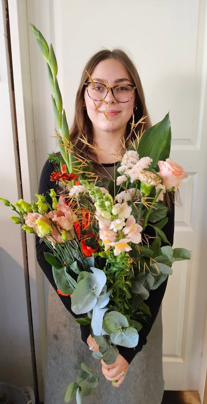Flore Vida præsenterer weekendens flor i laksefarvet og skarp orange