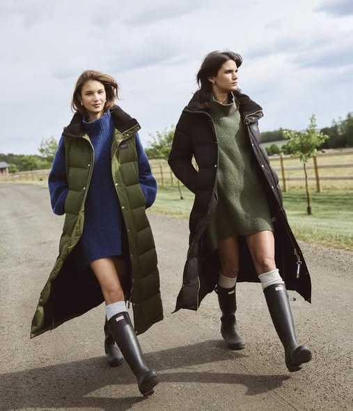 Skott Aalborg præsenterer jakker fra Hést i butikken