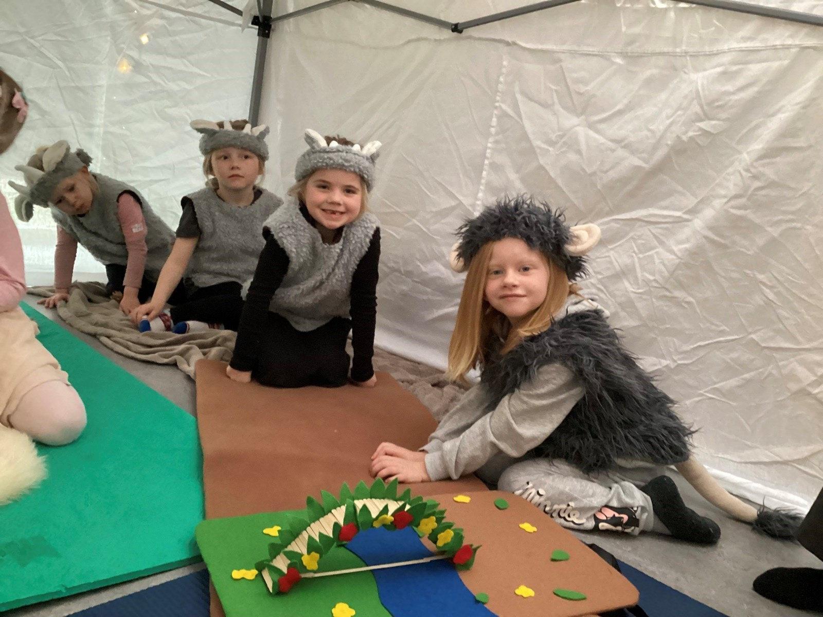 Grøftekanten vuggestue og børnehave åbner nyt flersproget bibliotek og inspirerer med eventyrlige aktiviteter