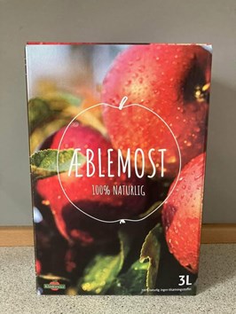 Tilbud på naturlig æblemost hos Min Købmand Øster Bjerregrav