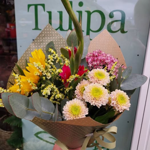 Tulipa Blomster & Havedesign har sensommerbuketter til 165 kr denne fredag