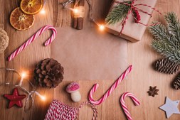 Start december ud med juleklip på Odder Bibliotek