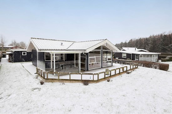 Pilevænget 23 og 1 anden boliger er kommet til salg denne uge i Juelsminde - se boligerne her.