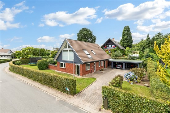 Til salg hos Nybolig Kolding: Totalt moderniseret villa i attraktivt kvarter!