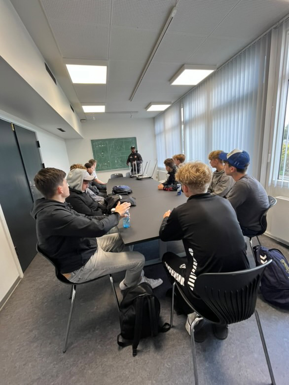 Rødovre 2 i hårdt opgør mod KB 3: Fokus på holdindsats og fremgang